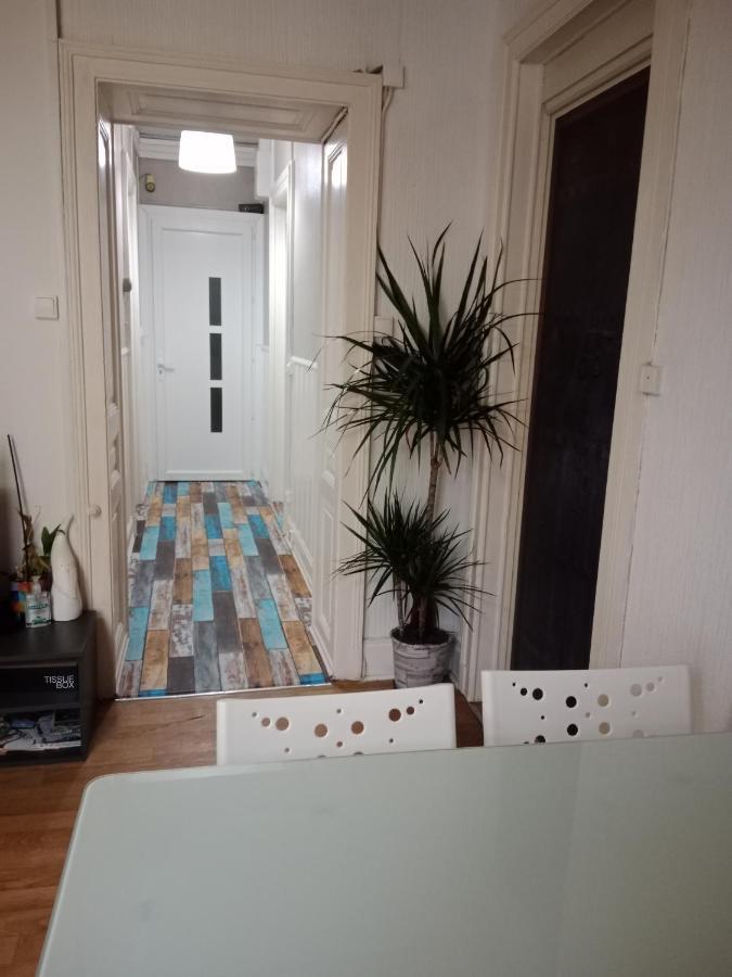 Pounette, Appartement T3 Centre / Thermes Luxeuil Exterior foto
